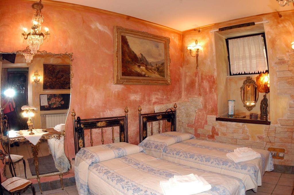 Gasthof Hospitales Del Pellegrino - Trastevere